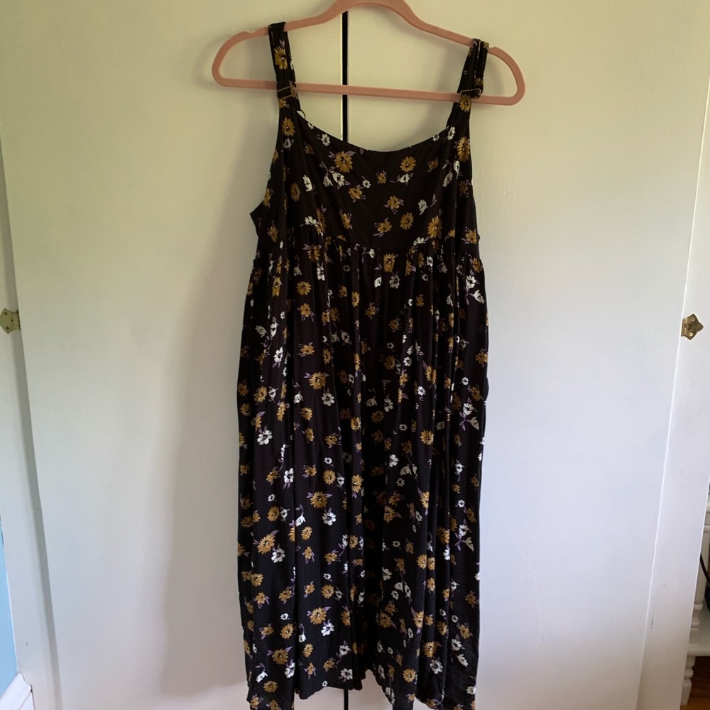 URBAN OUTFITTERS floral midi smock dress